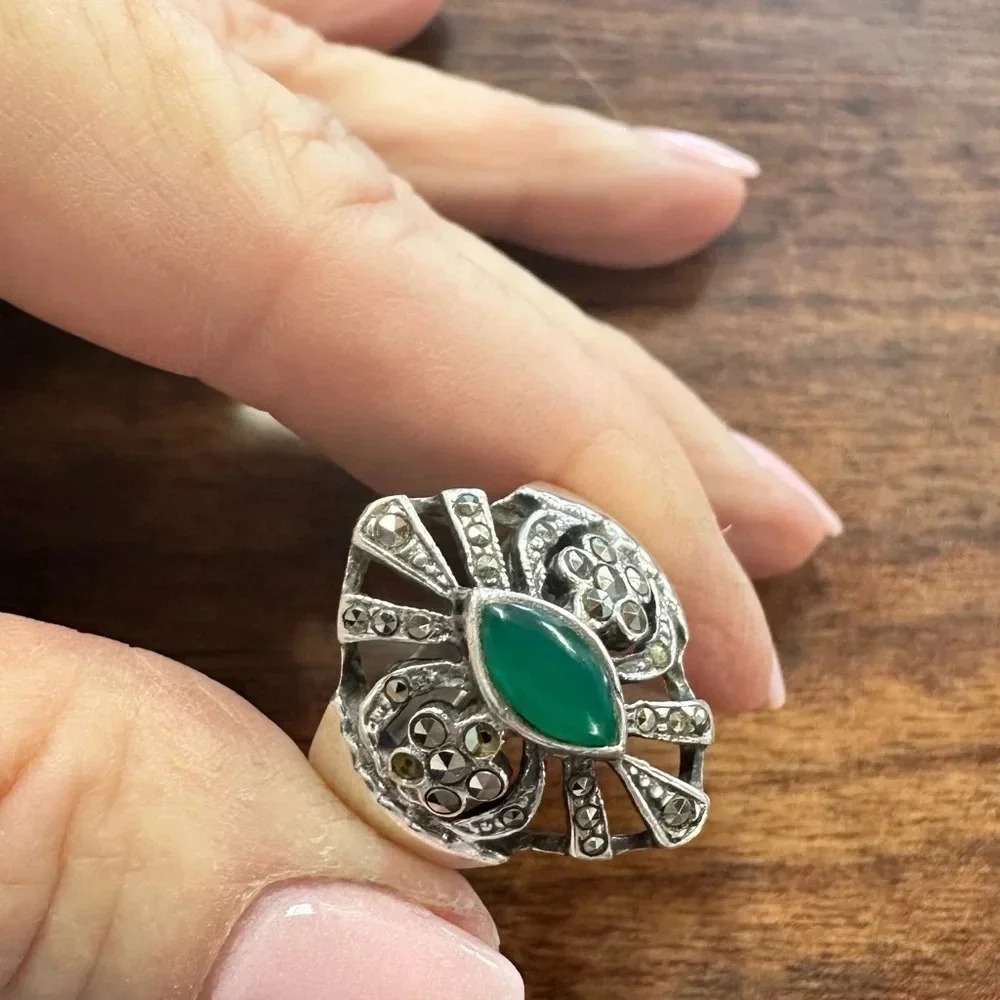 STUNNING Vintage Sterling Silver Chalcedony‎ Marcasite Ring Size 7.5